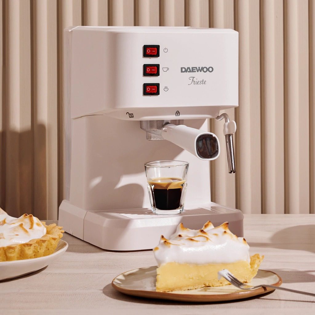 Cafetera Express Daewoo DES1552WH Blanca 20 Bares